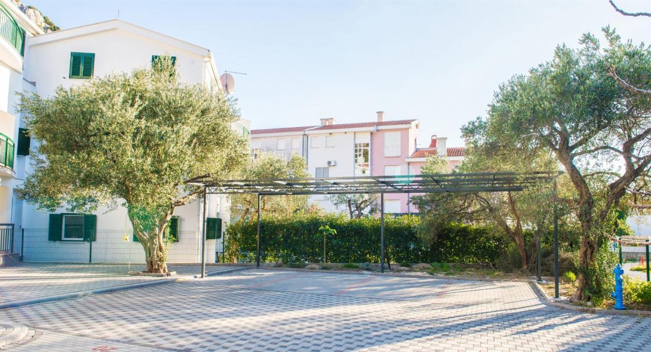 Apartments Denis クレック エクステリア 写真