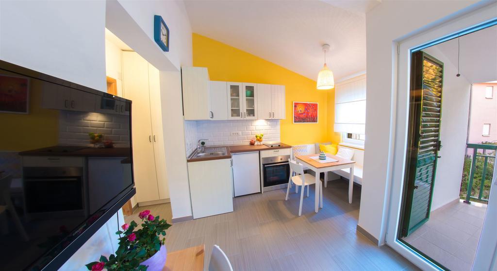 Apartments Denis クレック エクステリア 写真
