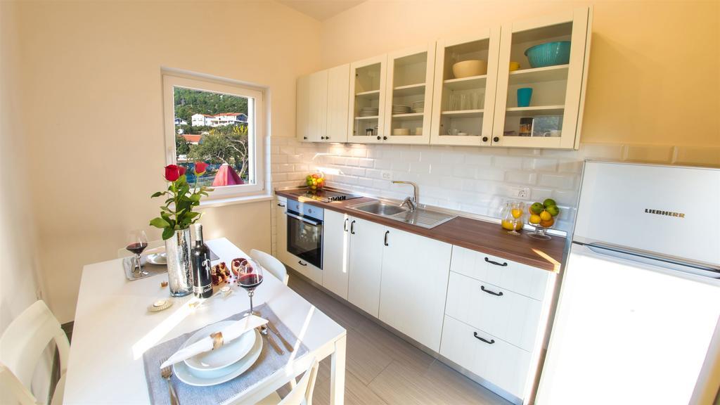 Apartments Denis クレック エクステリア 写真