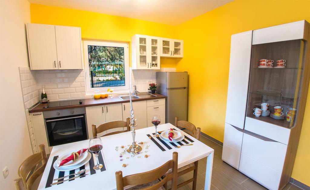 Apartments Denis クレック エクステリア 写真