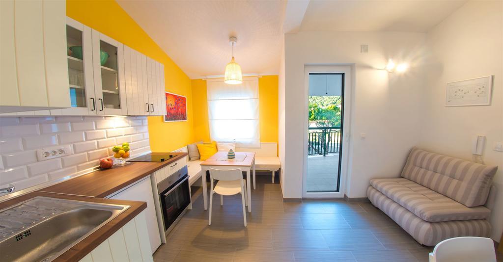 Apartments Denis クレック エクステリア 写真
