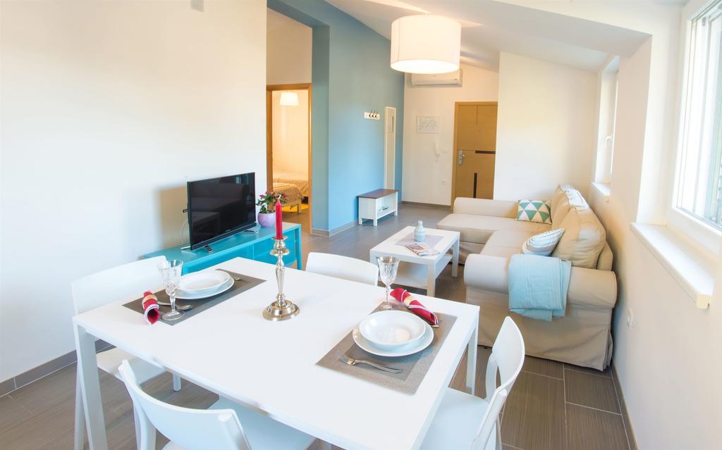 Apartments Denis クレック エクステリア 写真