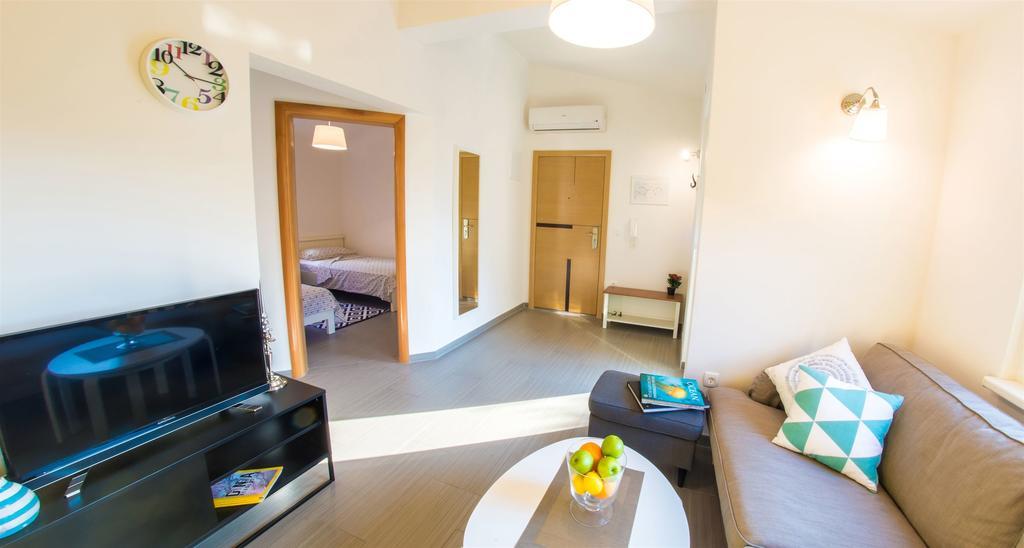 Apartments Denis クレック エクステリア 写真