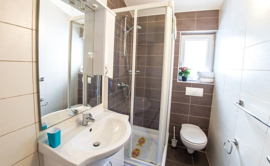 Apartments Denis クレック エクステリア 写真