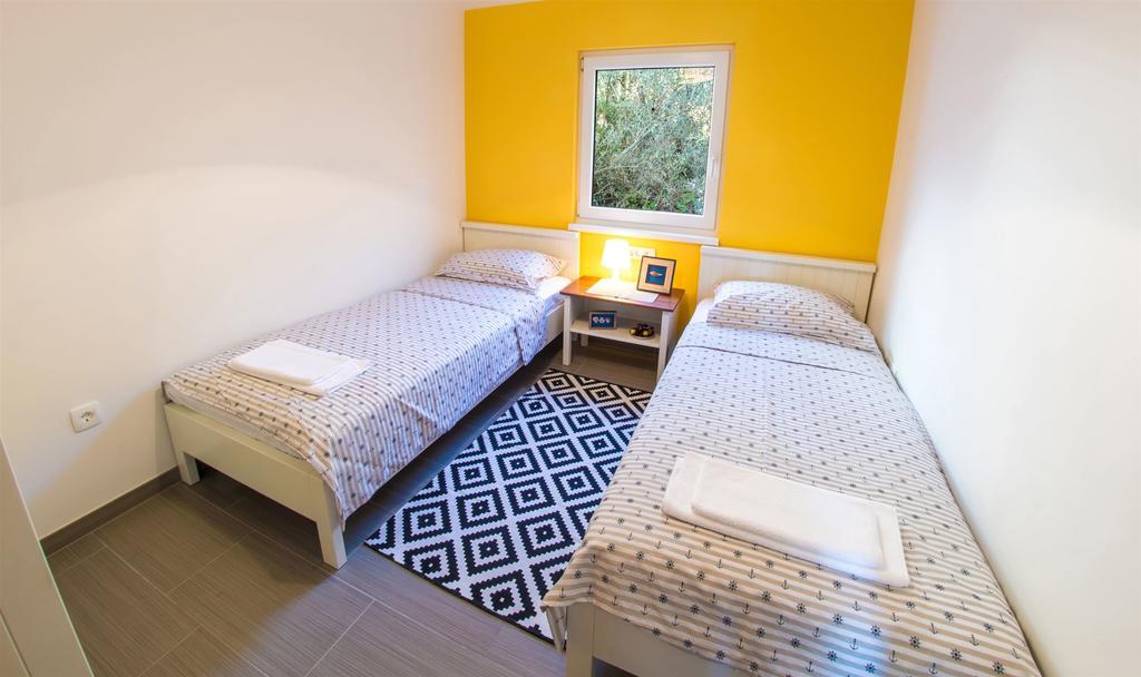 Apartments Denis クレック エクステリア 写真