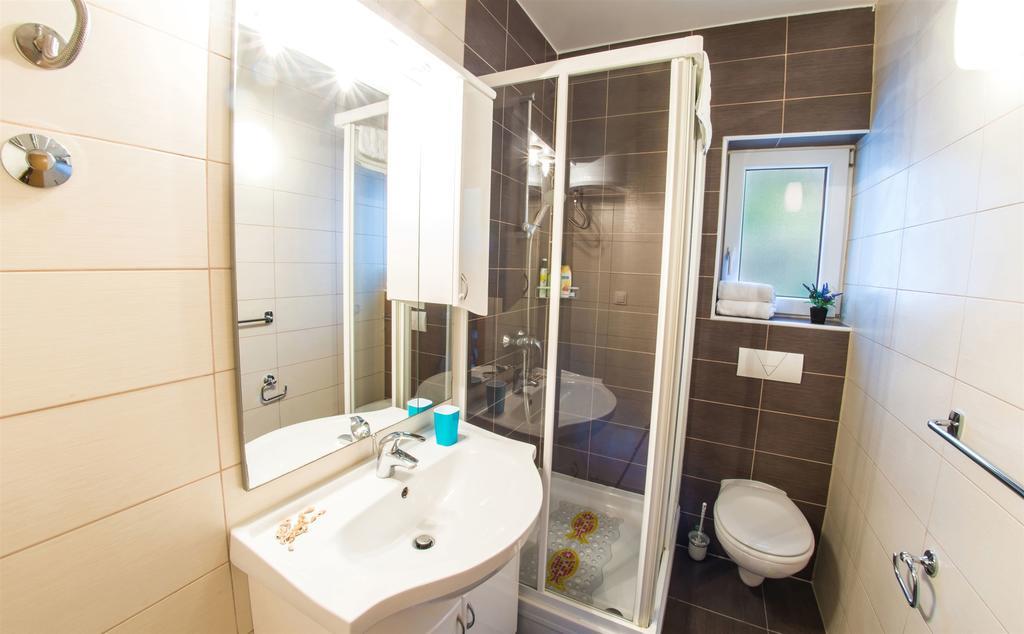 Apartments Denis クレック エクステリア 写真