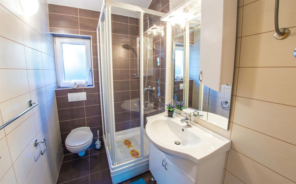 Apartments Denis クレック エクステリア 写真