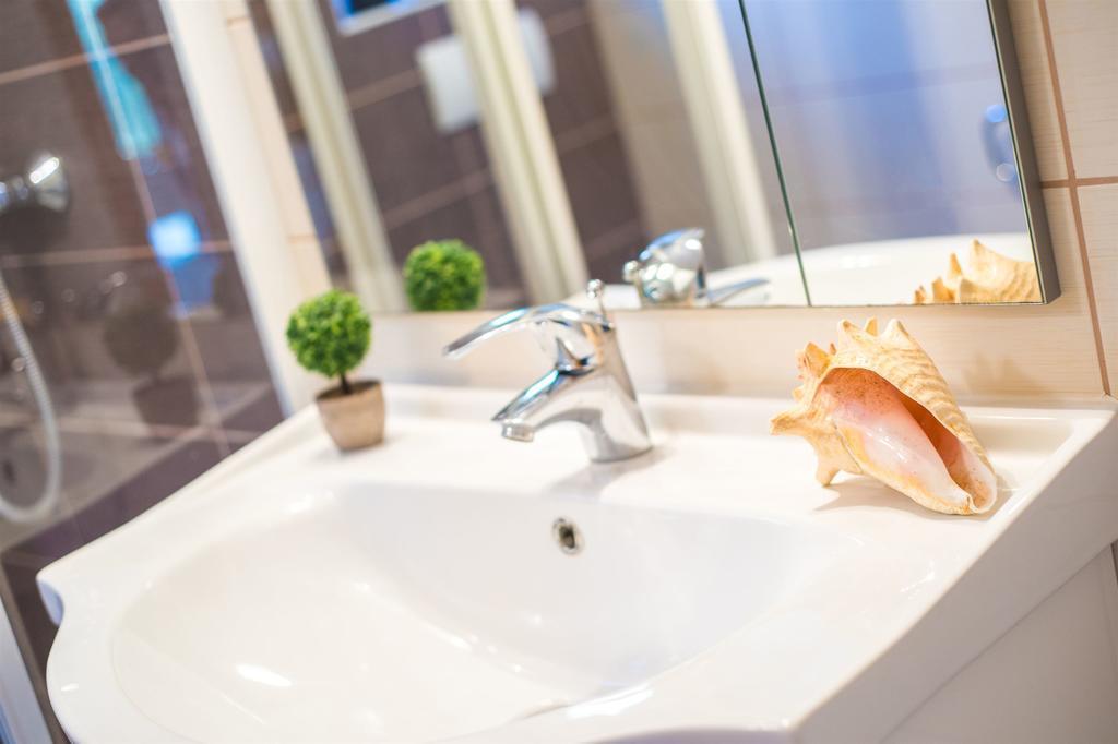 Apartments Denis クレック エクステリア 写真