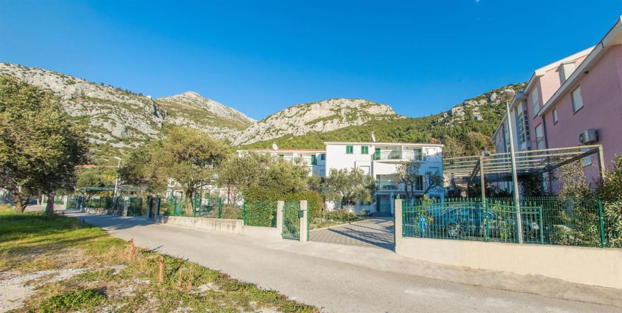 Apartments Denis クレック エクステリア 写真