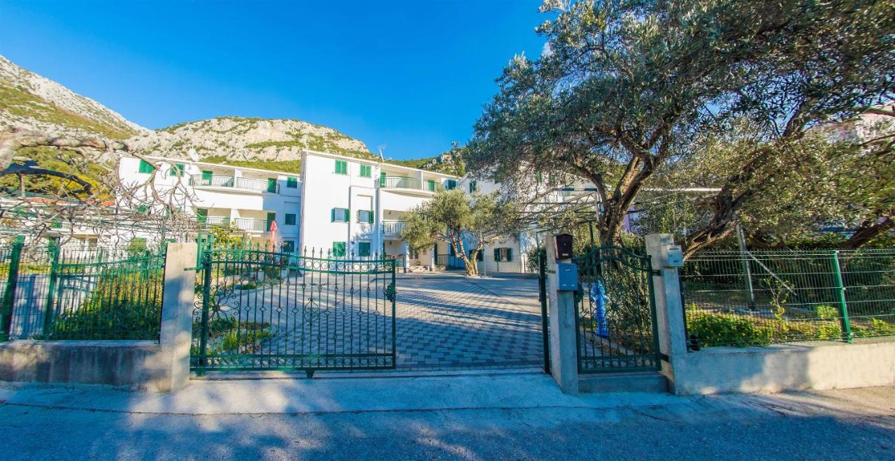 Apartments Denis クレック エクステリア 写真