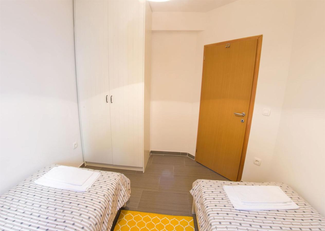 Apartments Denis クレック エクステリア 写真