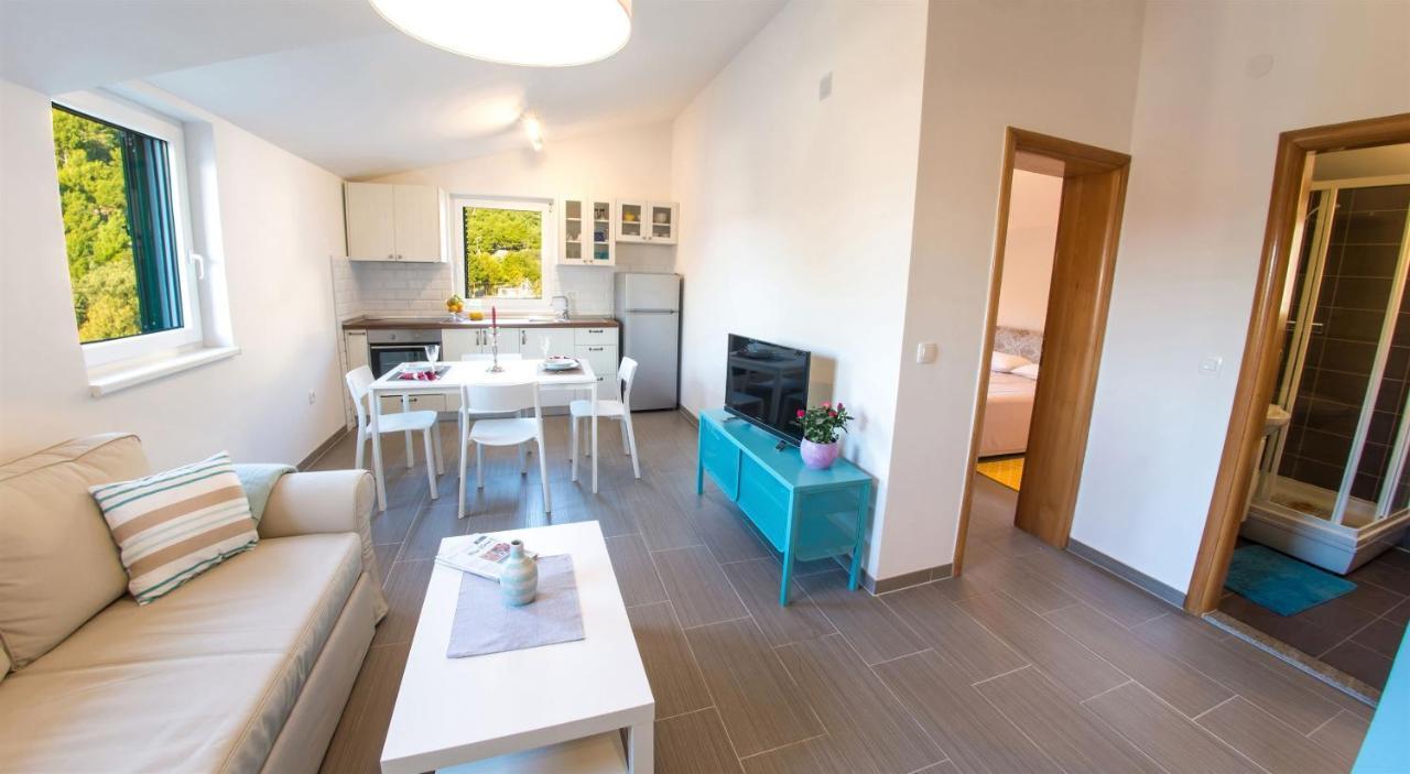 Apartments Denis クレック エクステリア 写真
