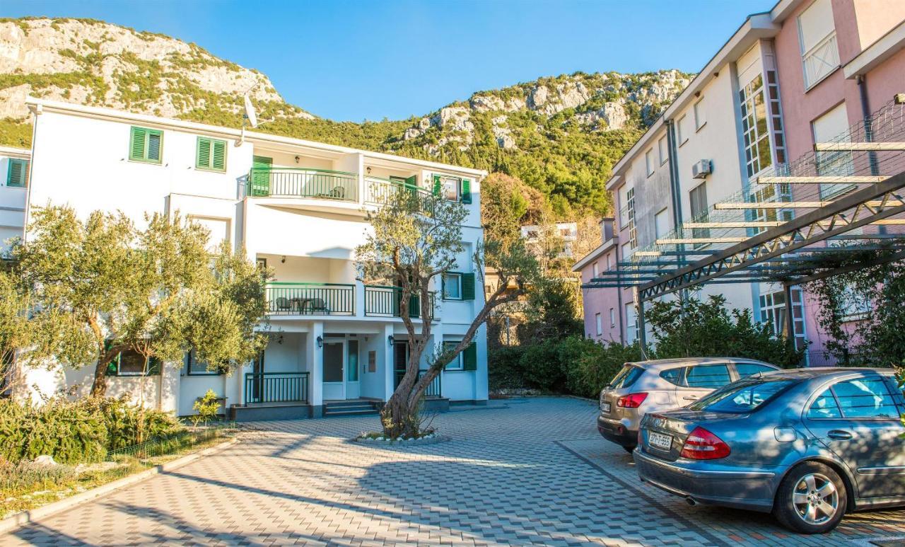 Apartments Denis クレック エクステリア 写真